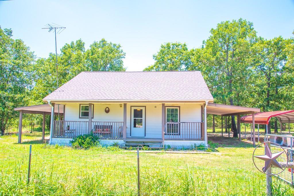 1020 Lakeview Drive - Photo 1