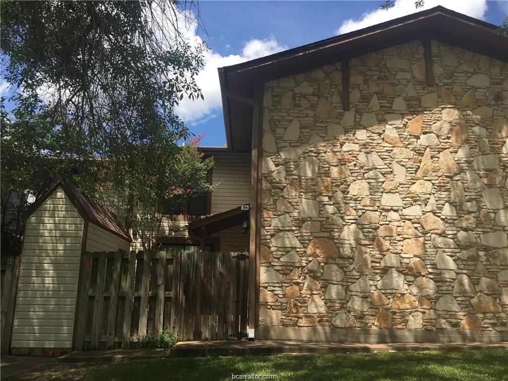 2411 De Lee Street - Photo 1