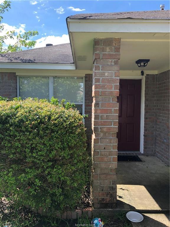 816 Azalea Court - Photo 1