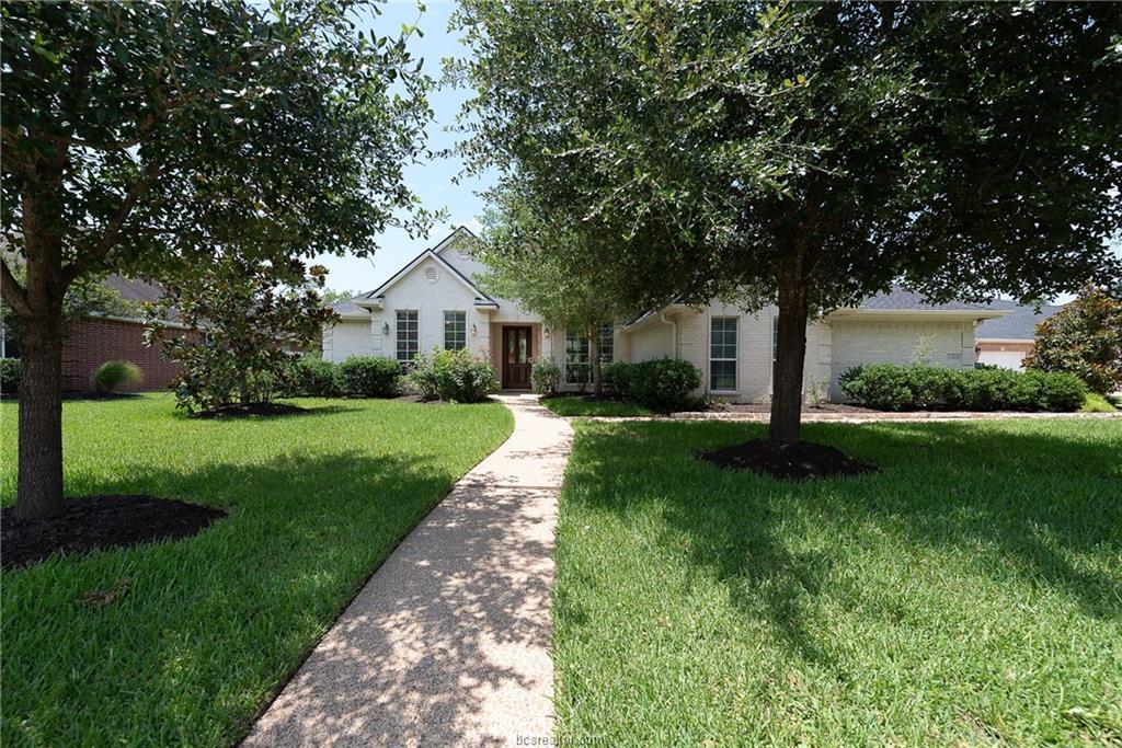 1109 Mission Hills Drive - Photo 1