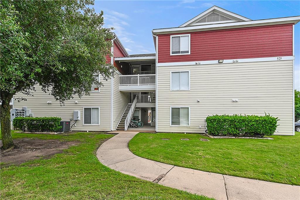 525 Southwest Parkway - Photo 1