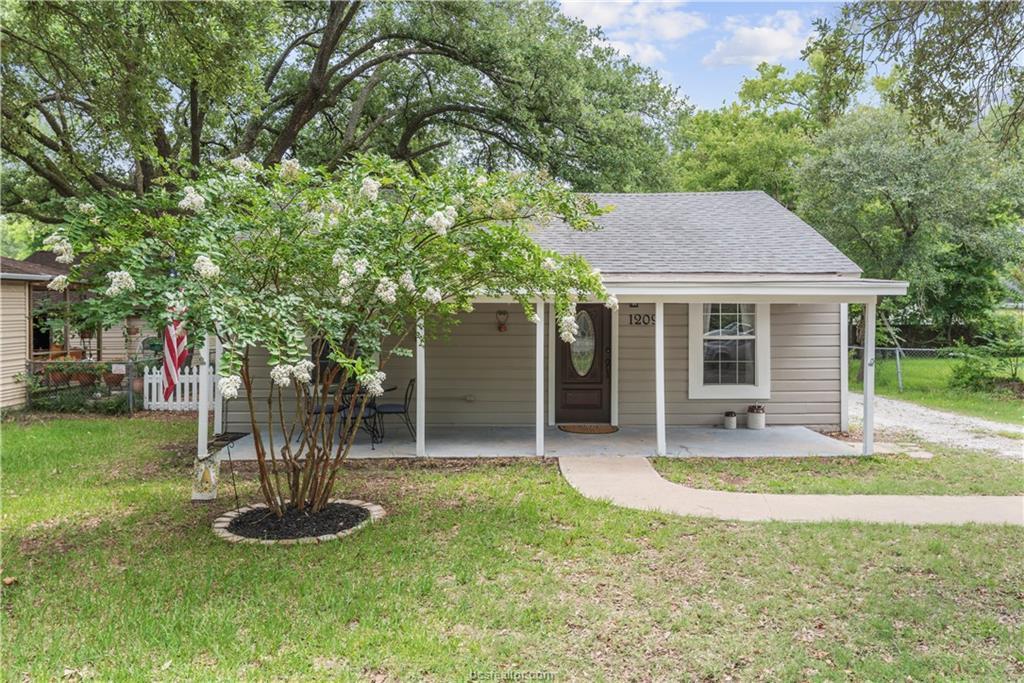 1209 30th Street - Photo 1
