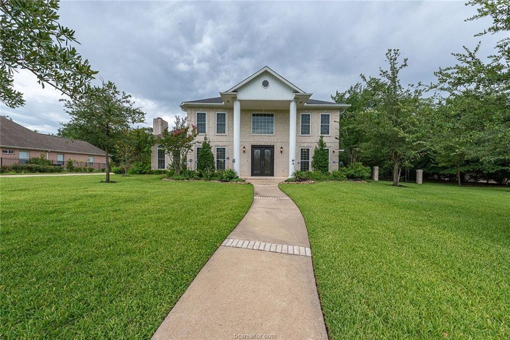 9204 Lake Forest Court - Photo 1