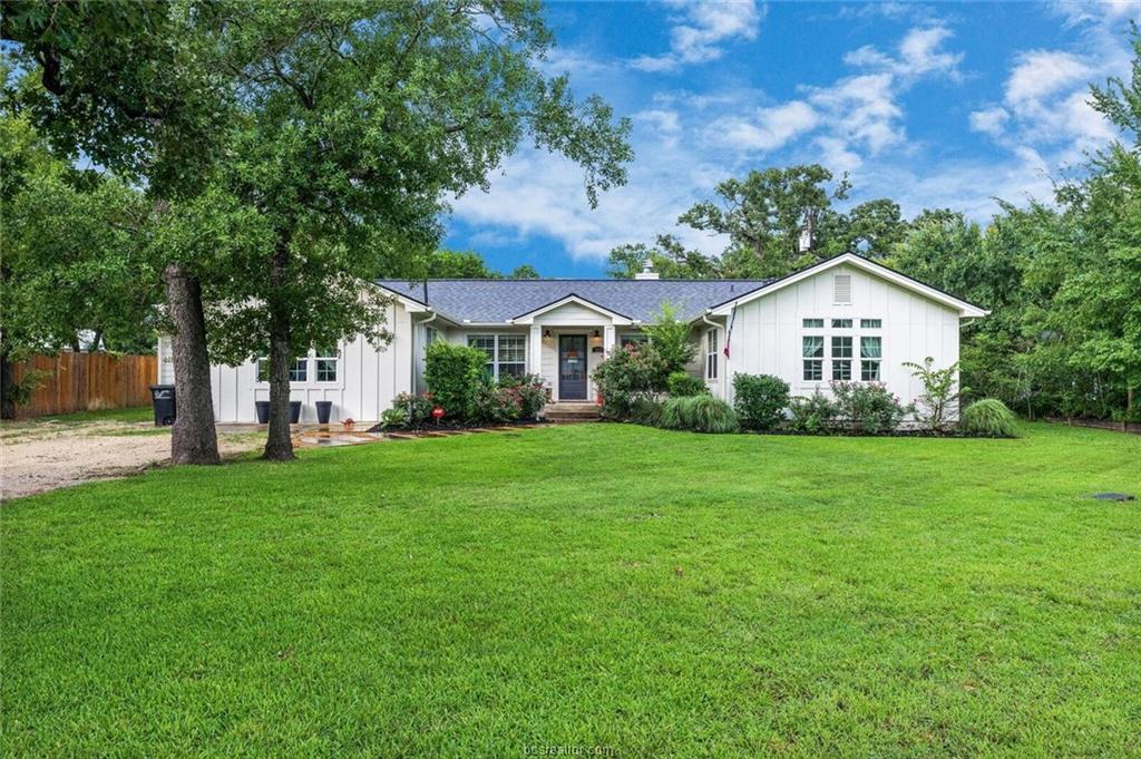1111 Ashburn - Photo 1