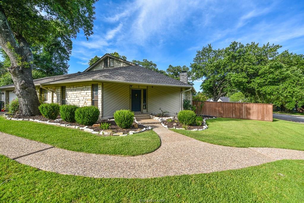 910 Copperas Drive - Photo 1