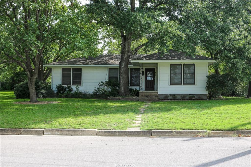 817 Nolan St - Photo 1