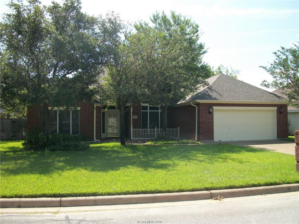 4002 Park Hurst - Photo 1