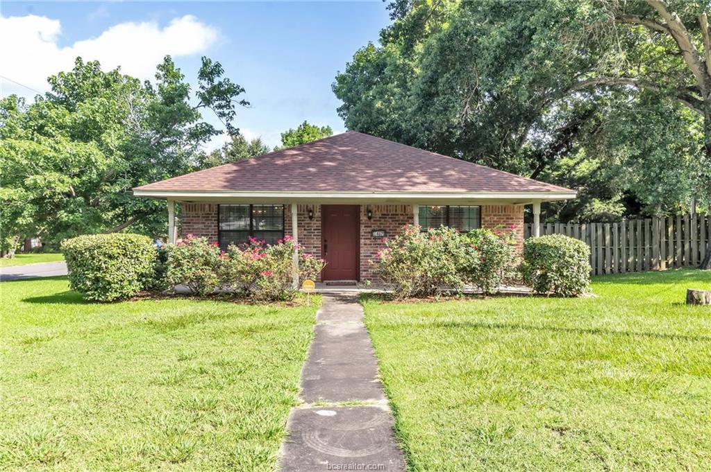 1407 Sycamore Street - Photo 1