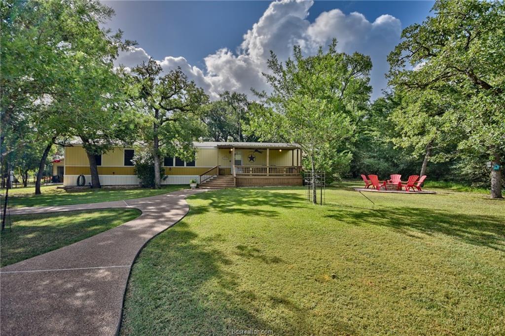 302 Cowboys Drive - Photo 1
