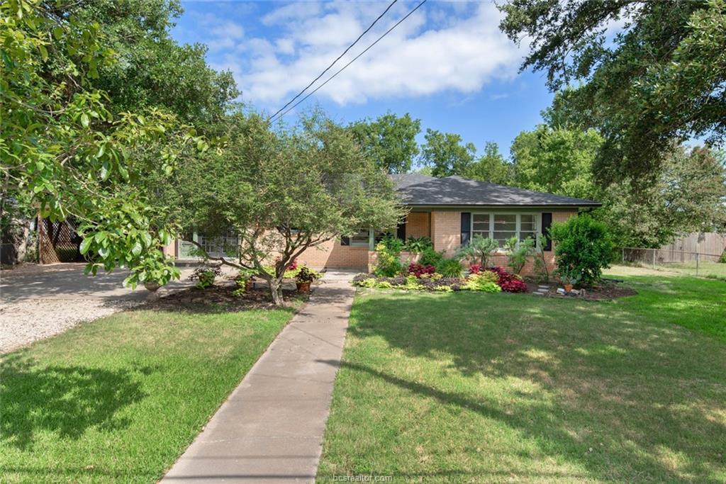 102 Gordon Street - Photo 1