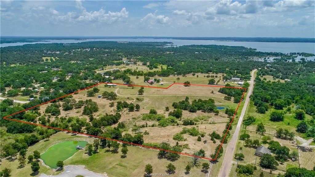 1817 Lakeview Dr - Photo 1