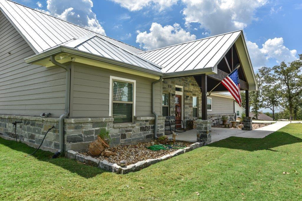 3052 Stonewood Drive - Photo 1