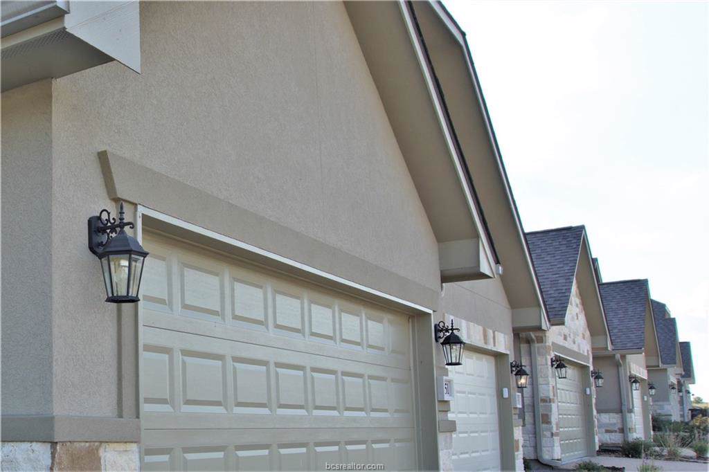 1751 Dakota - Photo 1
