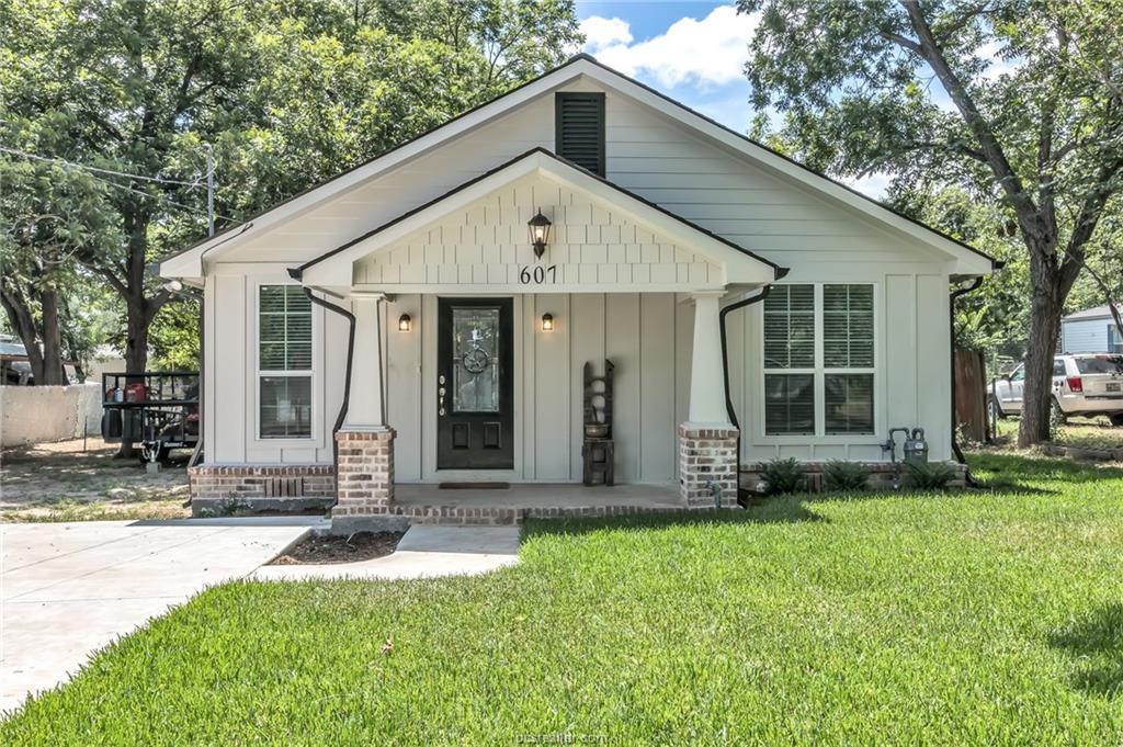 607 Mustang Street - Photo 1