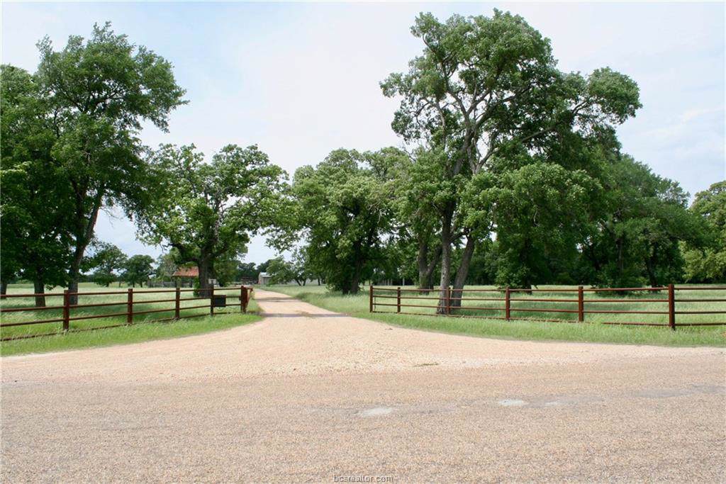 433 County Road 140 - Photo 1