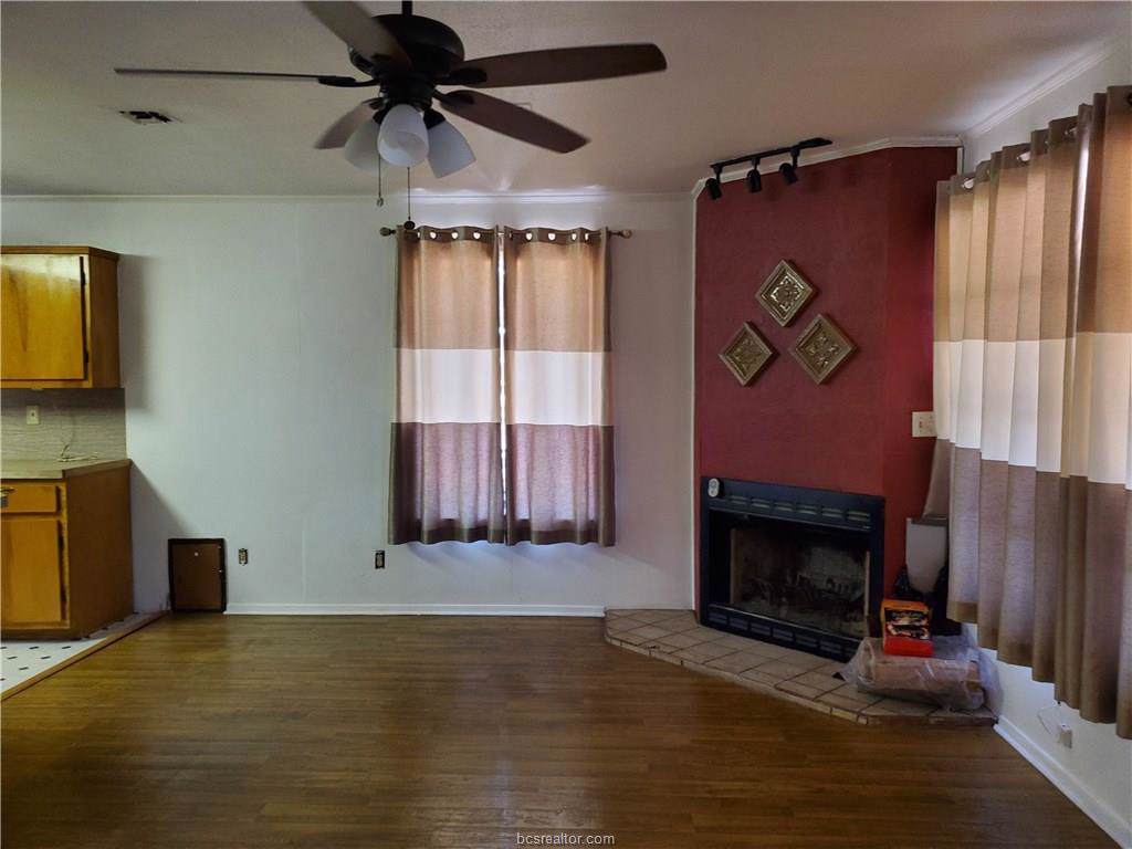 104 Yaupon Drive - Photo 1