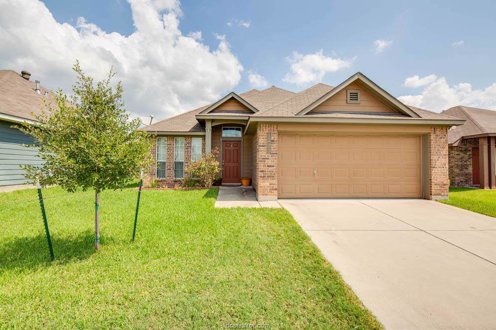 5225 Sagewood Drive - Photo 1