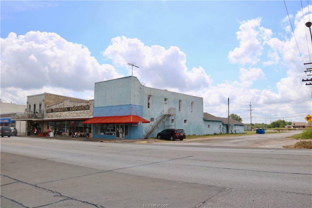 219 Washington - Photo 1