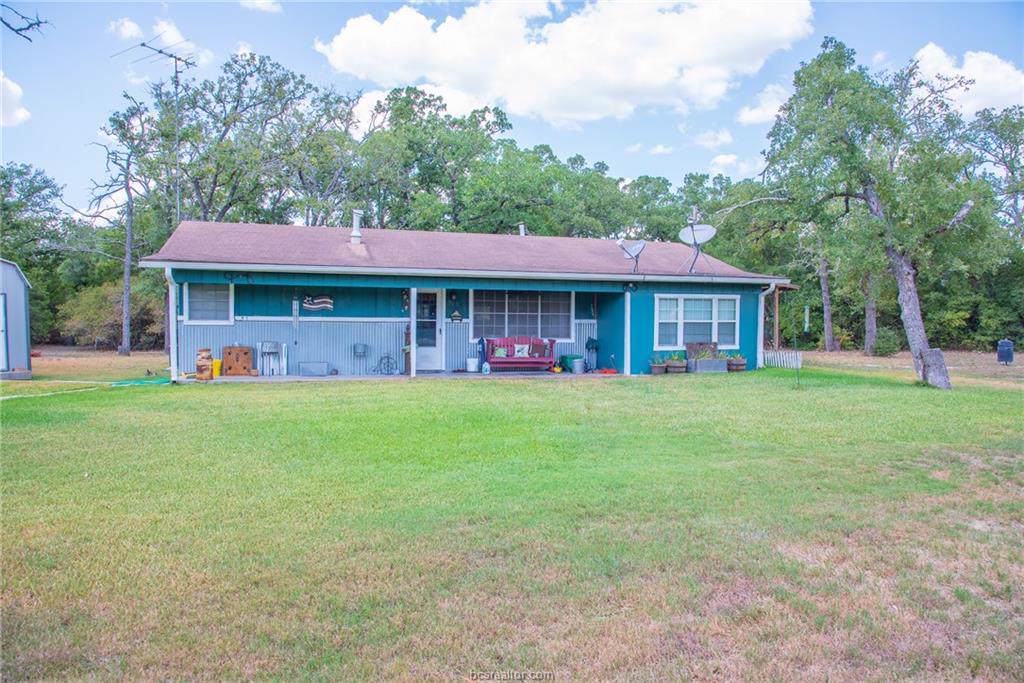 401 Chinaberry Lane - Photo 1