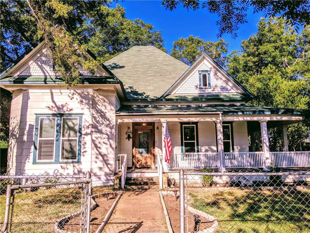 207 Calvert Street - Photo 1