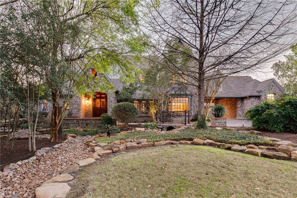 6013 Augusta Circle - Photo 1