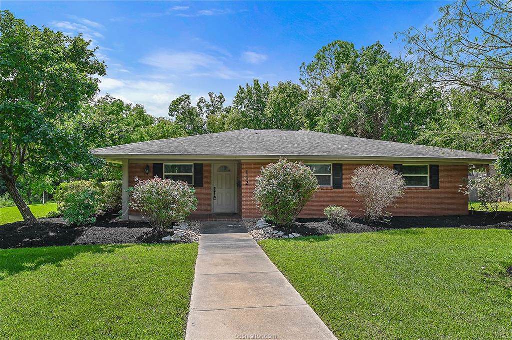 112 Redmond Drive - Photo 1