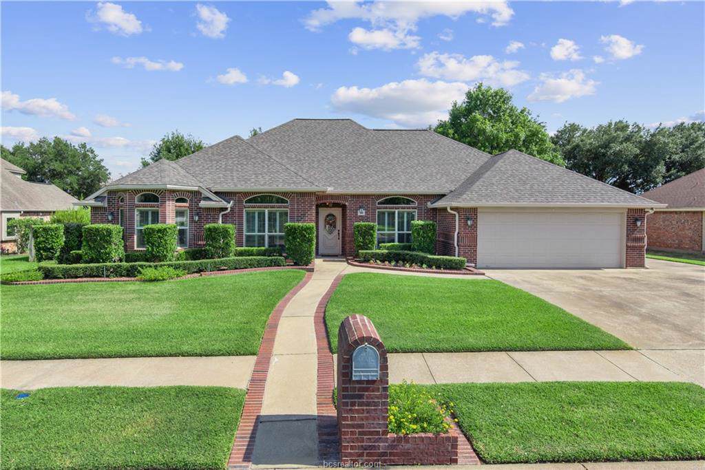 702 Canterbury Drive - Photo 1