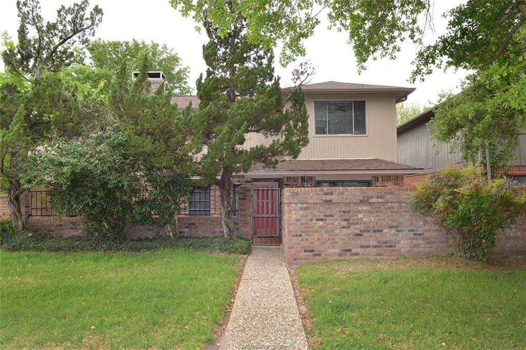 2903 Broadmoor - Photo 1