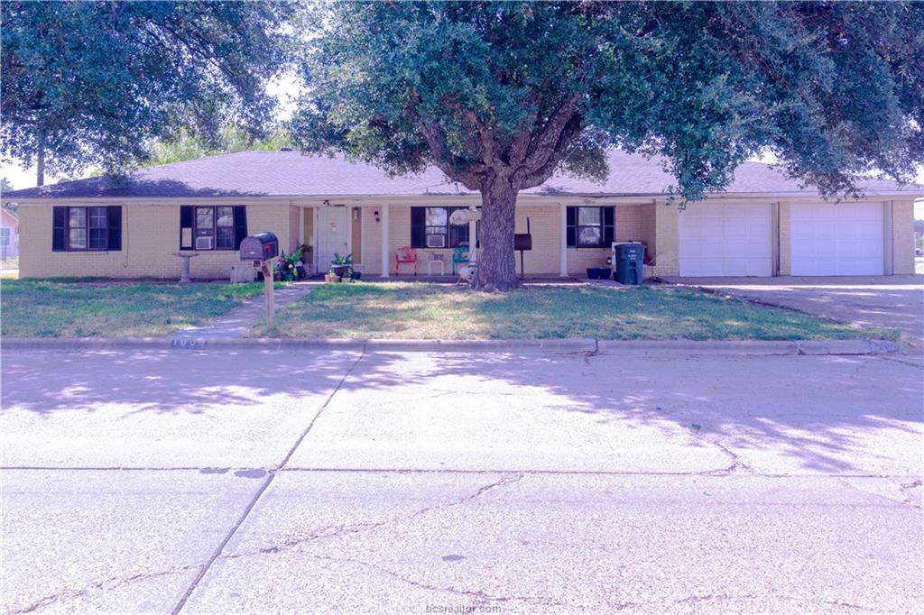 1009 18th Street - Photo 1