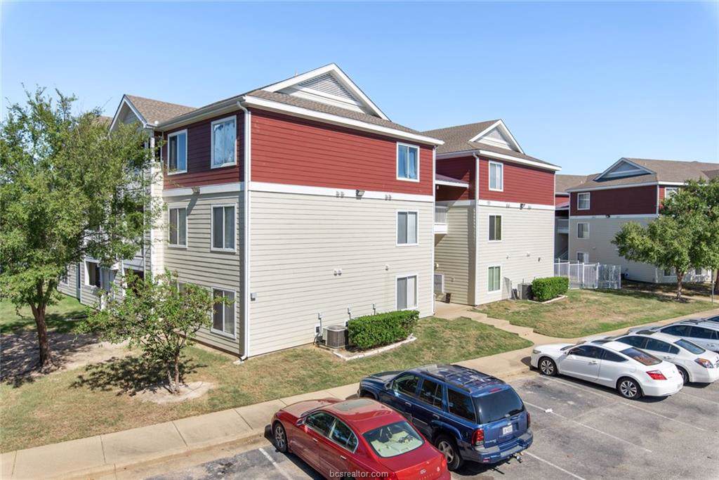 525 Southwest Parkway - Photo 1