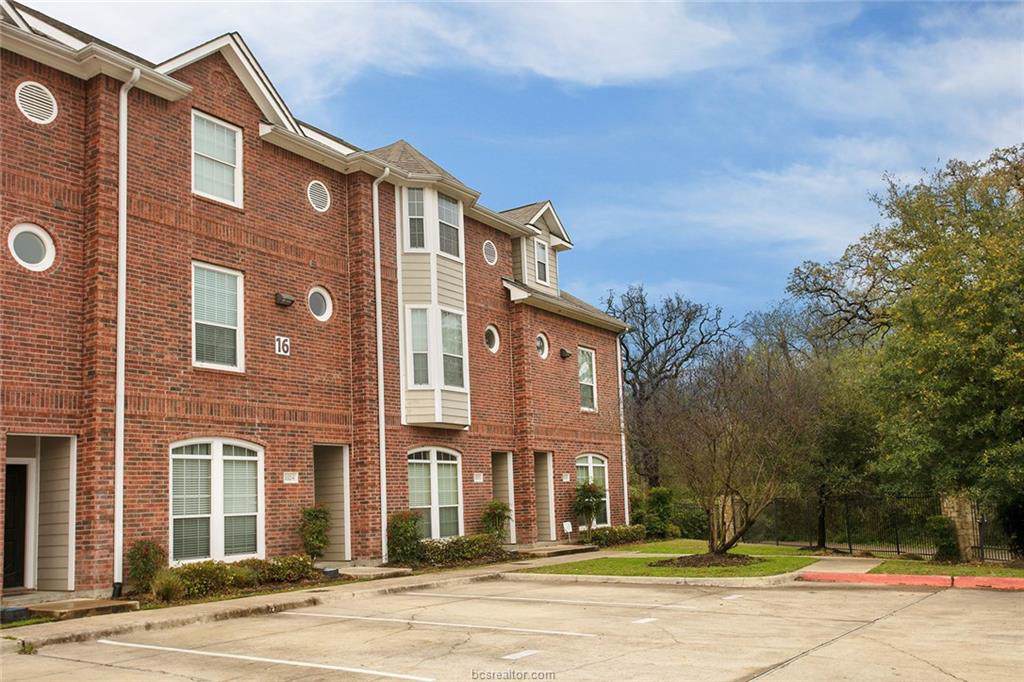 305 Holleman Drive - Photo 1
