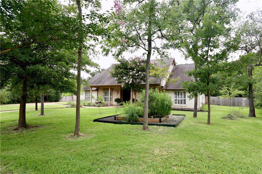 2900 Camille Drive - Photo 1