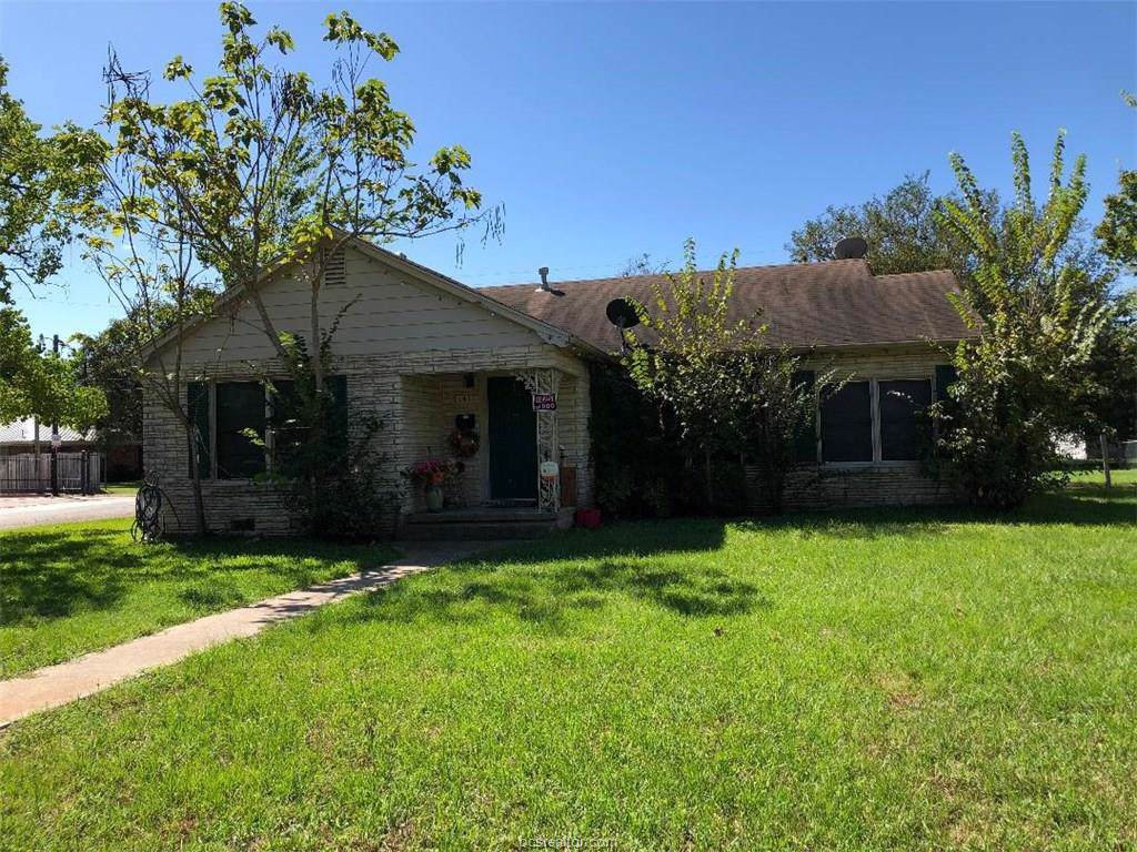 1411 Hoppess Street - Photo 1