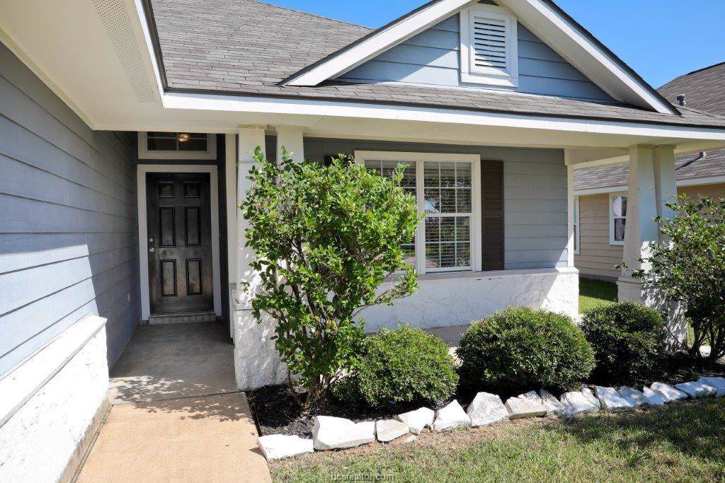 2711 Lynnwood Circle - Photo 1