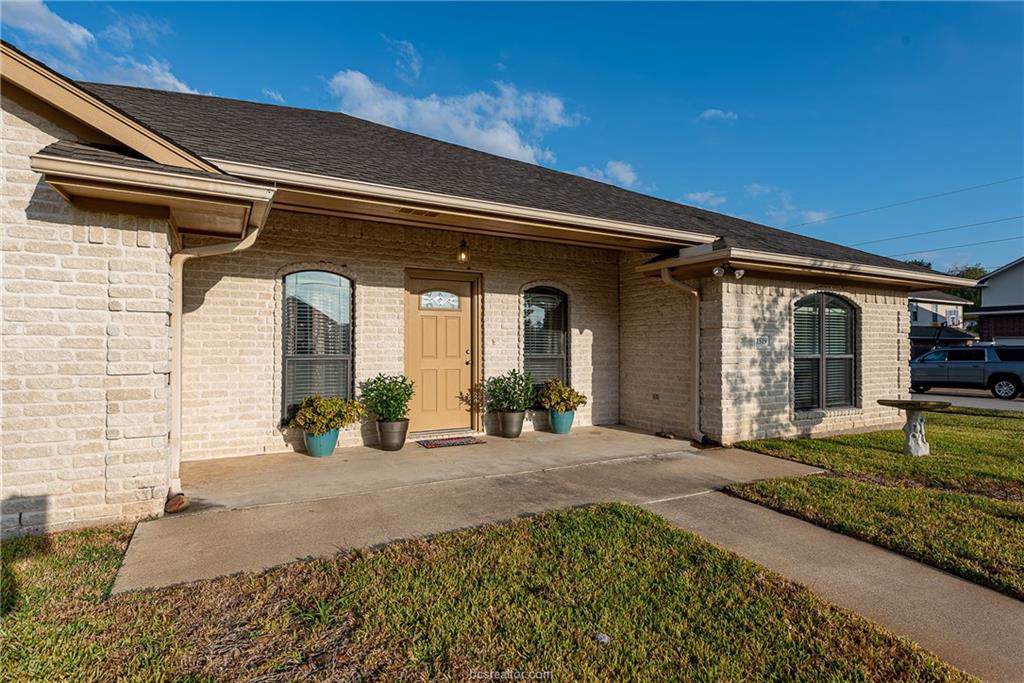 1519 Bluefield Court - Photo 1