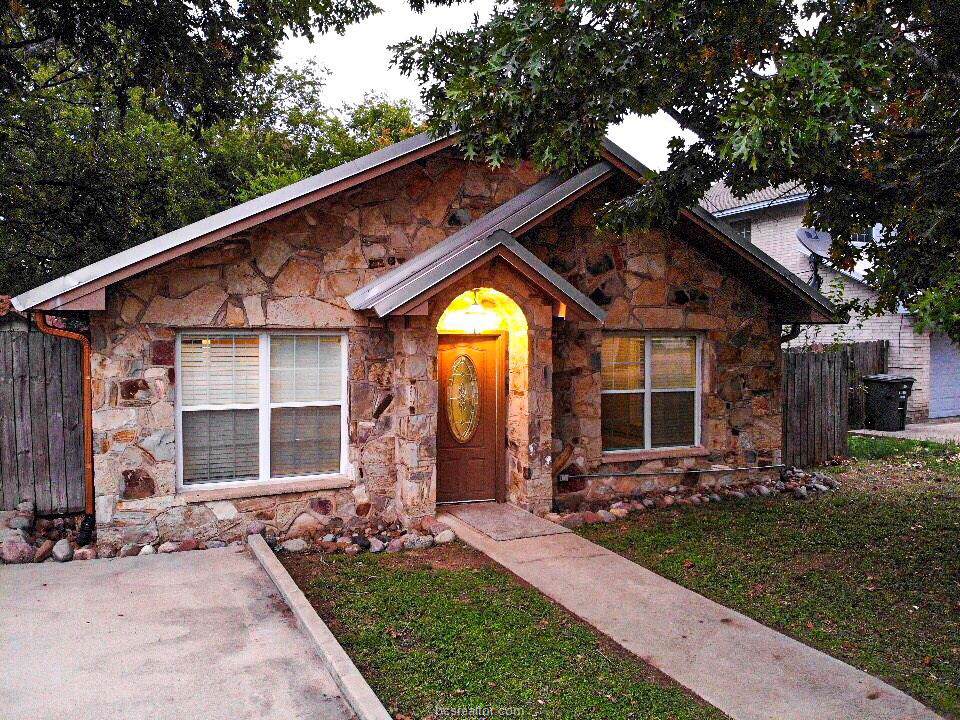 406 24th Street - Photo 1