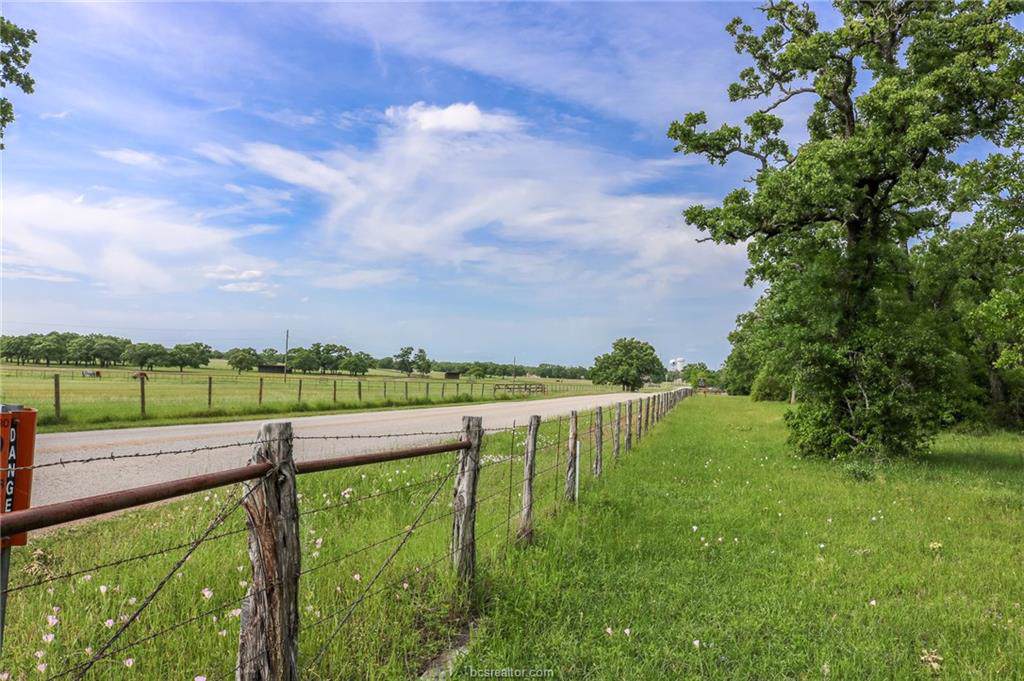 2327 Arrington Rd - Photo 1