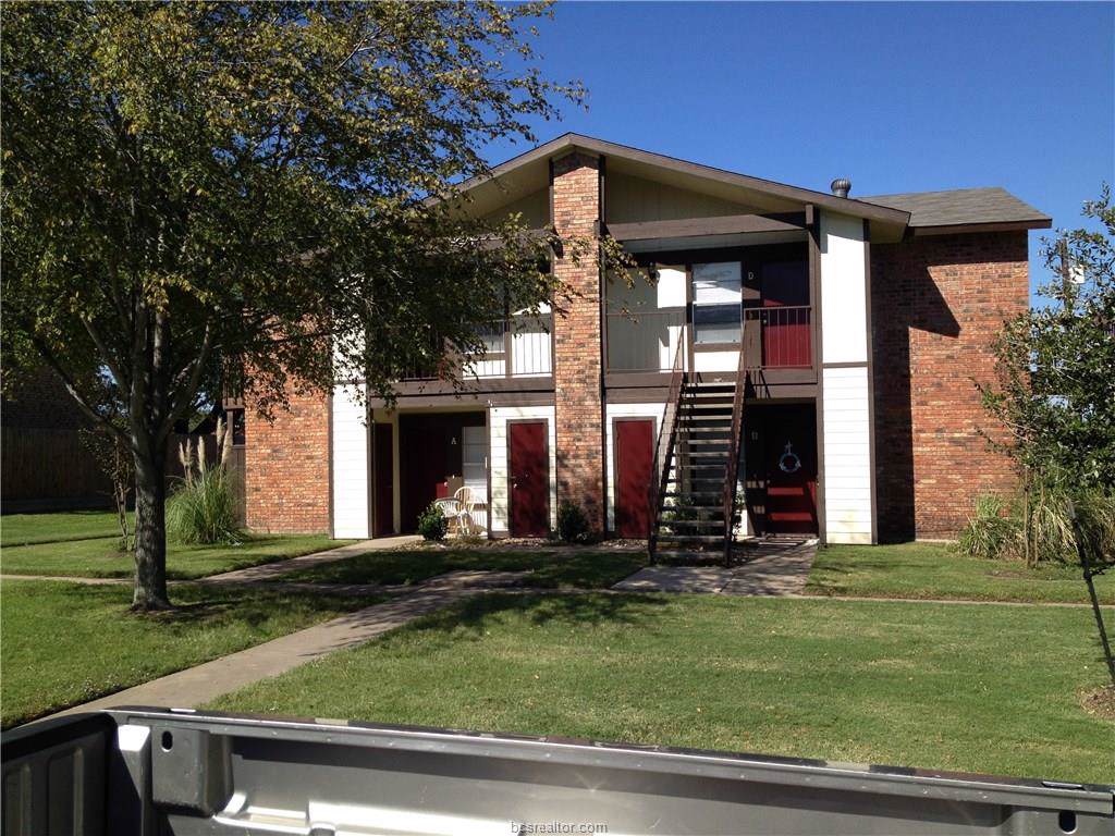 709 Wellesley - Photo 1