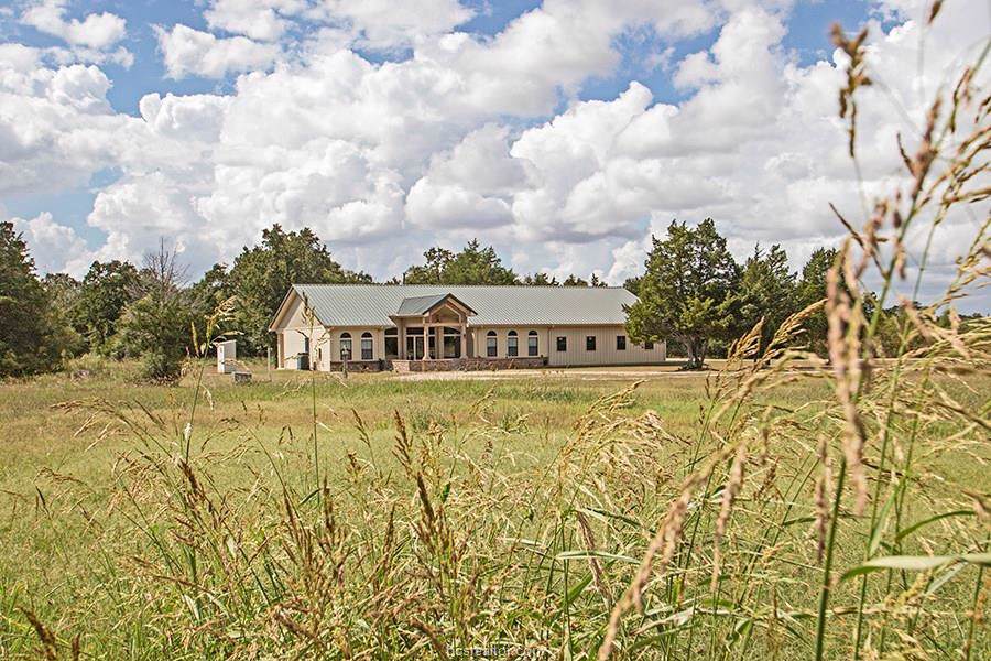 8789 Fm 1452 - Photo 1