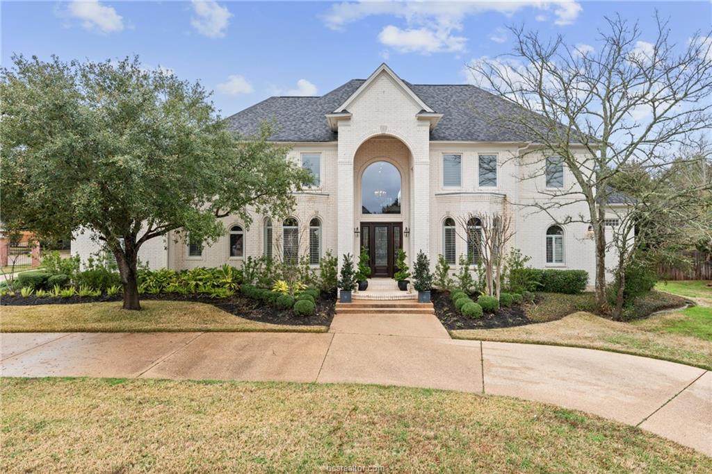 5009 Augusta Circle - Photo 1