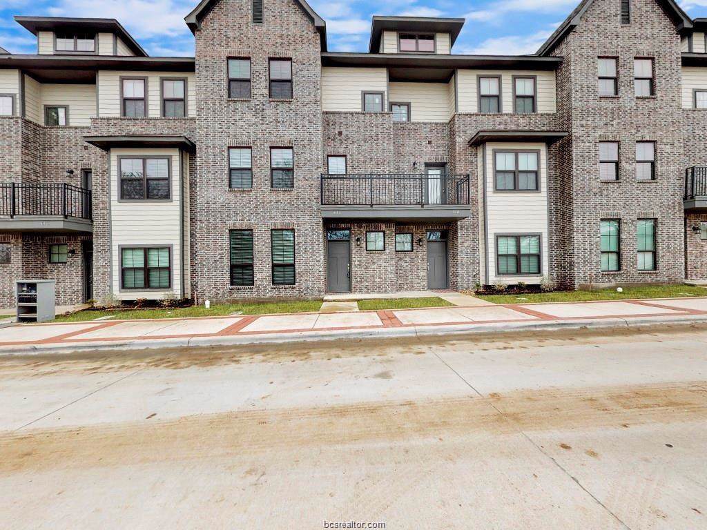 608 Clay Street - Photo 1