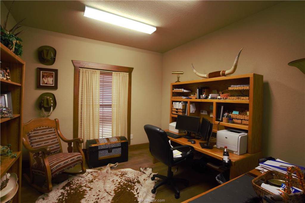 6750 Victoria, Suite 4 Avenue - Photo 1
