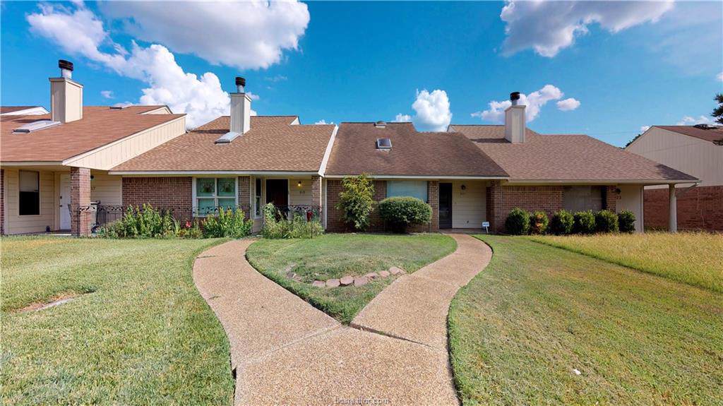 921 Navidad Street - Photo 1