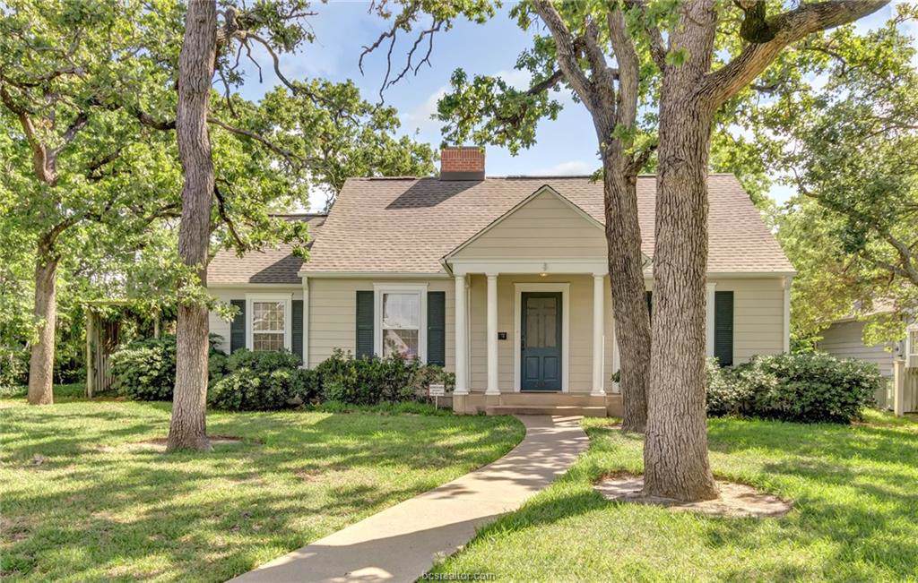 203 Suffolk Avenue - Photo 1