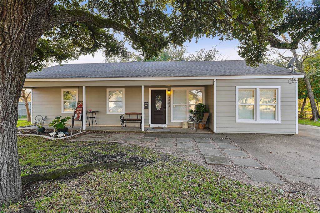 4004 Tanglewood - Photo 1