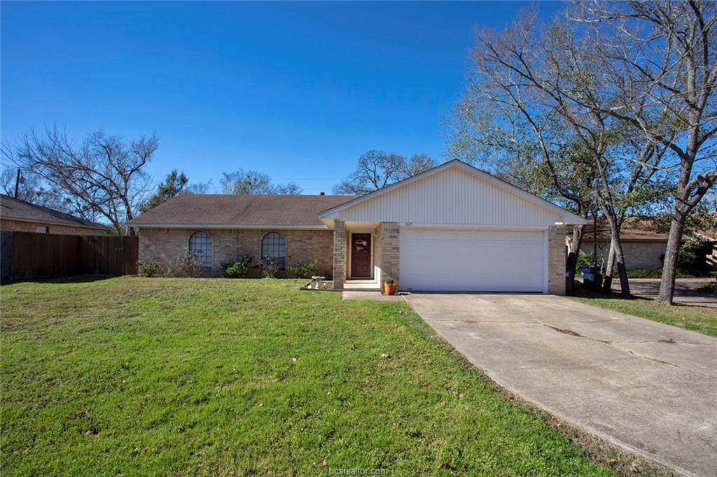 1607 Treehouse Trail - Photo 1