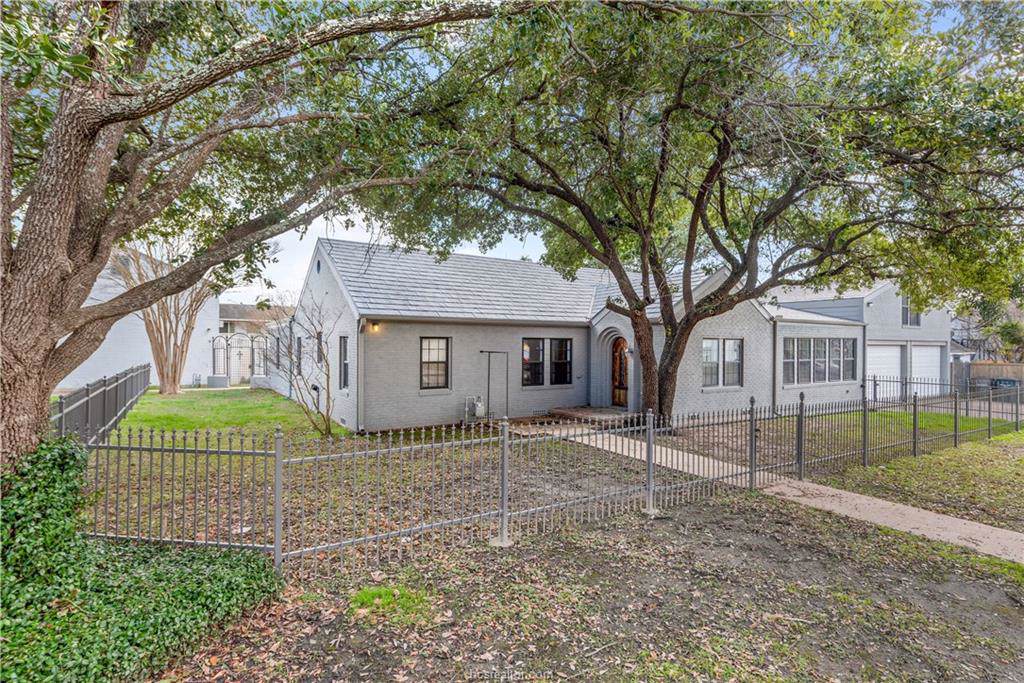 707 Ennis Street - Photo 1