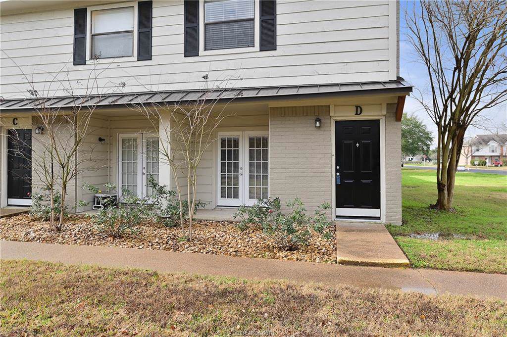 1408 Summit Street - Photo 1
