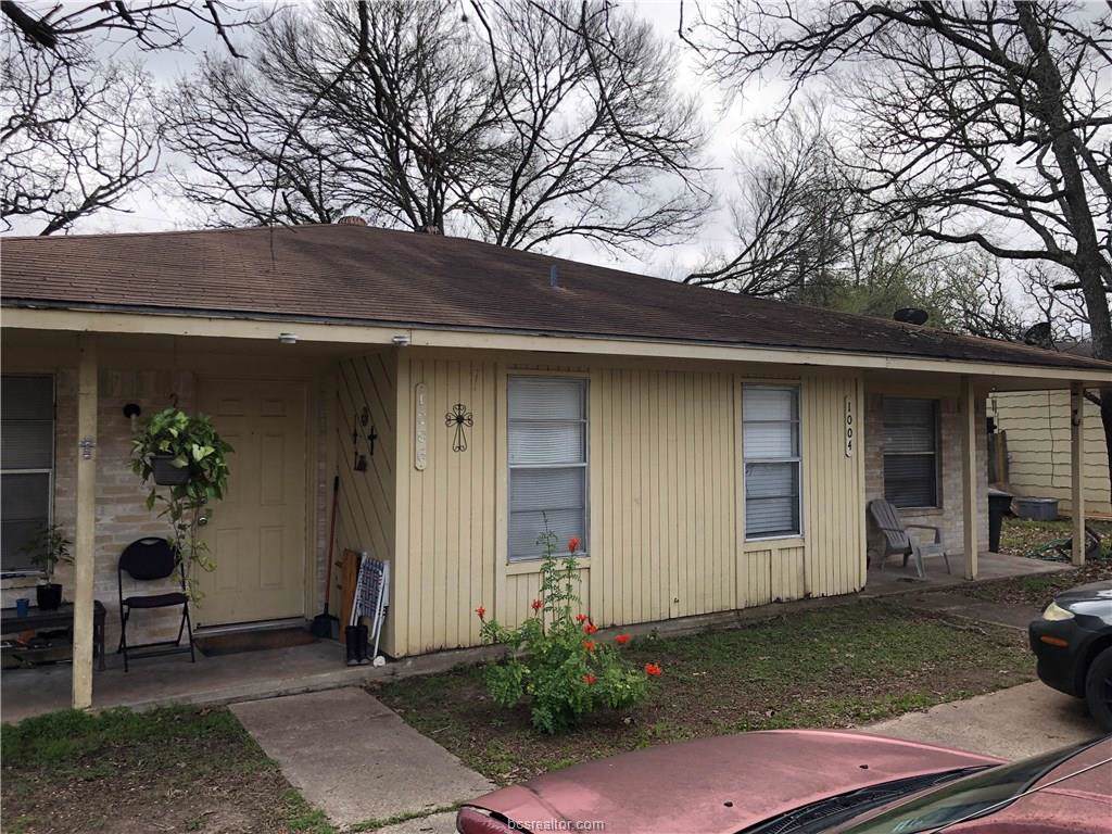 1004 Navarro Drive - Photo 1