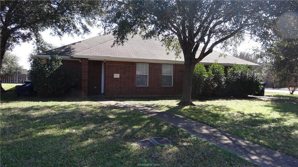 900 Azalea Court - Photo 1